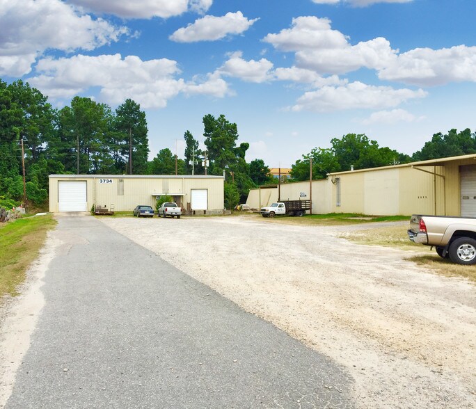 3730 Overlook Rd, Raleigh, NC à louer - Photo de l’immeuble – Image 3 sur 9