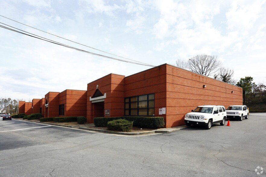 5575-5603 Peachtree Rd, Chamblee, GA à louer - Photo de l’immeuble – Image 1 sur 2