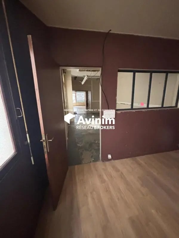 Plus de détails pour Local commercial à louer