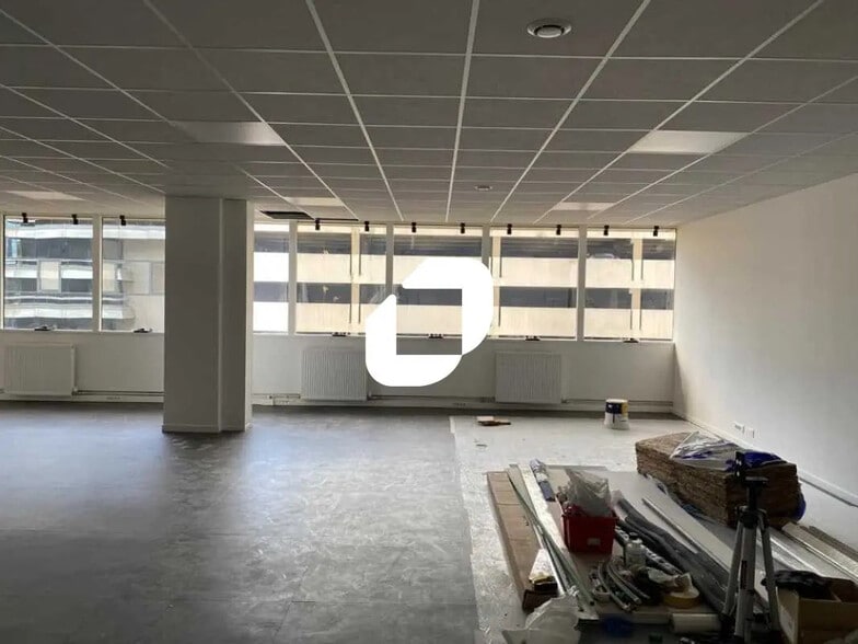 Bureau dans Cergy à vendre - Photo de l’immeuble – Image 3 sur 12