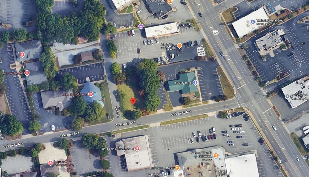 2504 & 2506 Oakcrest Ave, Greensboro, NC à vendre - Photo principale – Image 2 sur 2