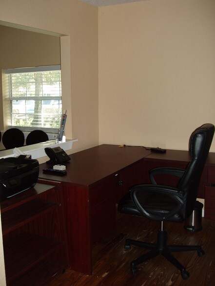 113 N Dillingham Ave, Kissimmee, FL à louer - Photo intérieure – Image 3 sur 12