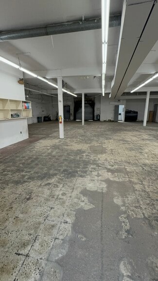 Plus de détails pour 210-218 Front St, Hempstead, NY - Bureau, Industriel/Logistique à louer