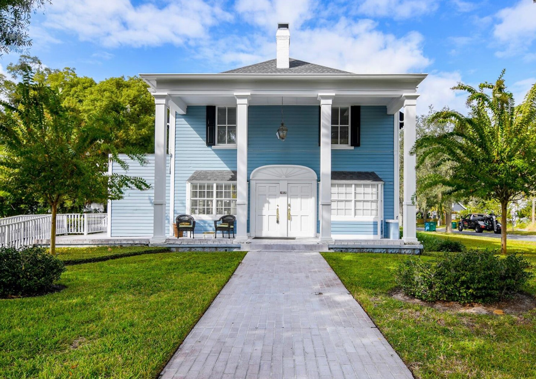 851 N Donnelly St, Mount Dora, FL à vendre Photo de l’immeuble– Image 1 sur 19