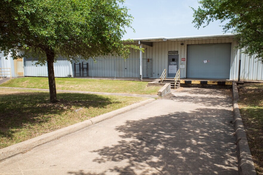 151 Graham Rd, College Station, TX à louer - Photo de l’immeuble – Image 2 sur 33
