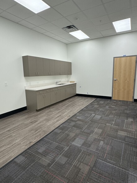 593-689 N Saratoga Rd, Saratoga Springs, UT à louer - Photo intérieure – Image 3 sur 36