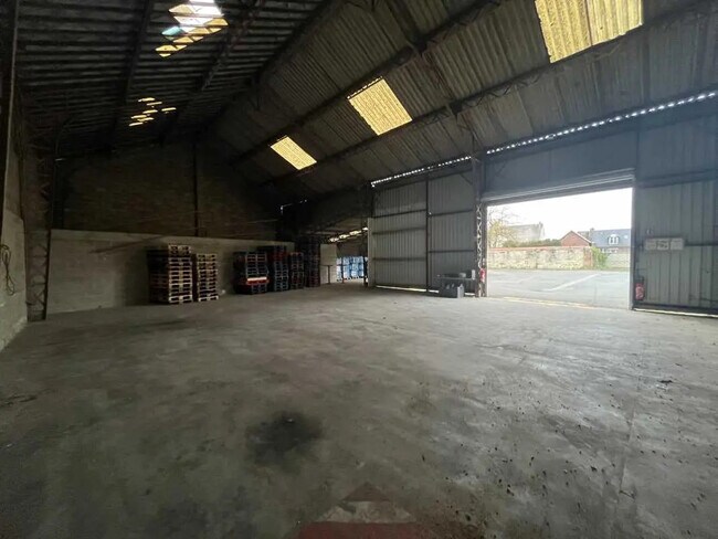 Plus de détails pour Industriel/Logistique à louer