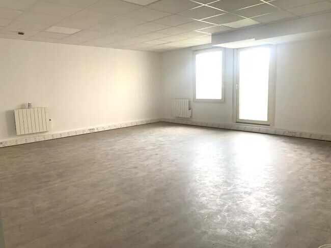 Plus de détails pour Bureau à vendre