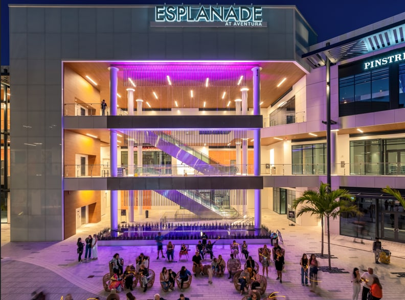 19501 Biscayne Blvd, Aventura, FL à louer - Photo de l’immeuble – Image 1 sur 5