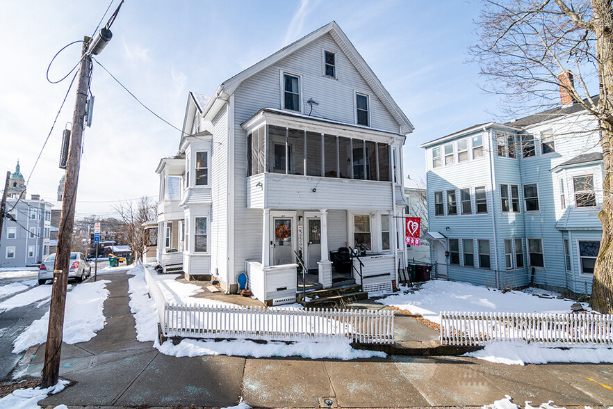 7-9 Gaulin Ave, Woonsocket, RI à vendre - Photo de l’immeuble – Image 1 sur 19