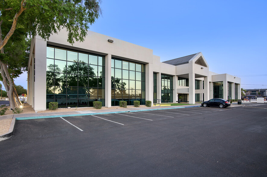 4444 N 32nd St, Phoenix, AZ à louer - Photo de l’immeuble – Image 3 sur 7