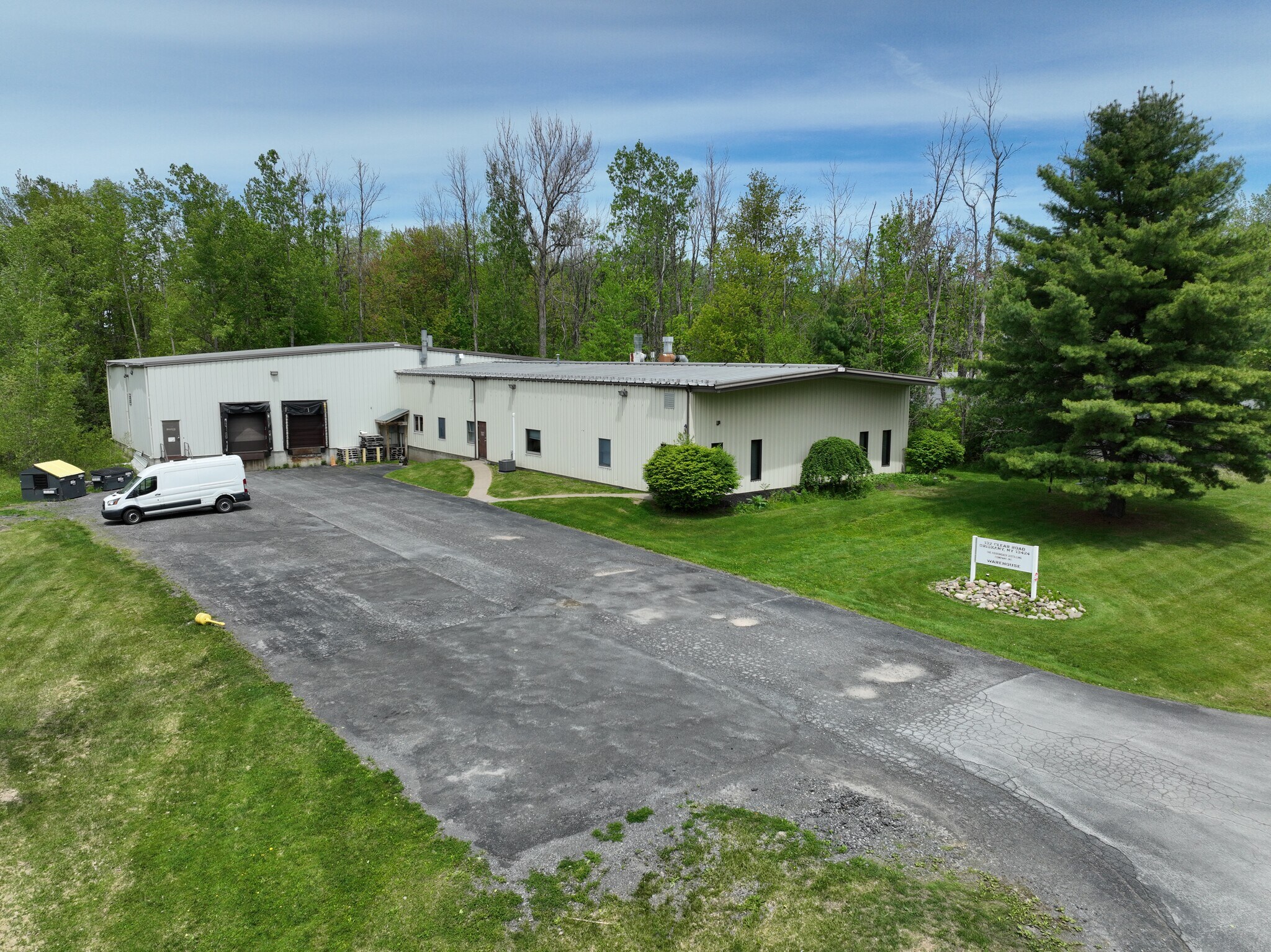 132 Clear Rd, Oriskany, NY à louer Photo de l’immeuble– Image 1 sur 4
