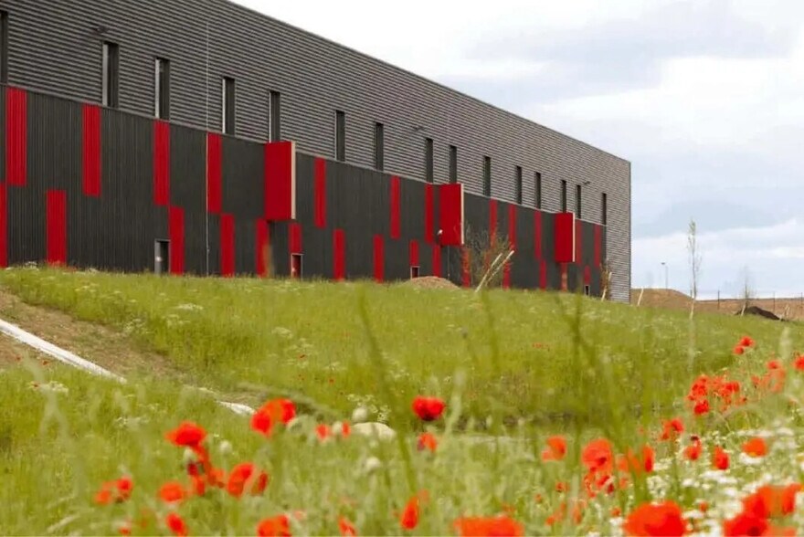 Industriel/Logistique dans Beauvais à louer - Photo de l’immeuble – Image 1 sur 5