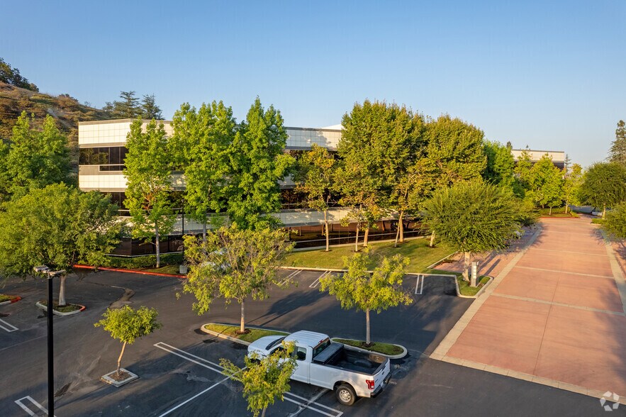 21660 Copley Dr, Diamond Bar, CA à louer - Photo de l’immeuble – Image 3 sur 6