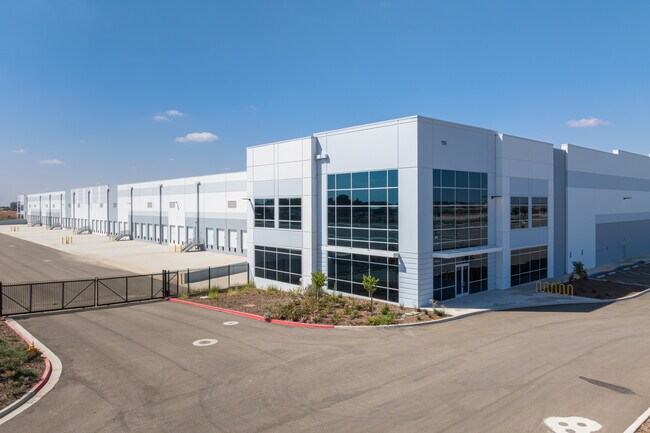 Plus de détails pour W Paige Ave & S I St, Tulare, CA - Industriel/Logistique à louer