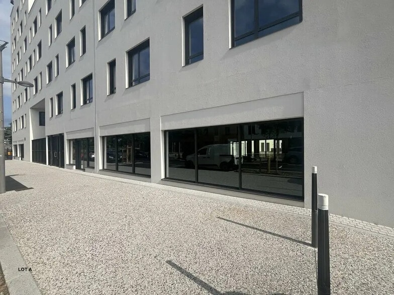 Local commercial dans Lyon à vendre - Photo de l’immeuble – Image 2 sur 12