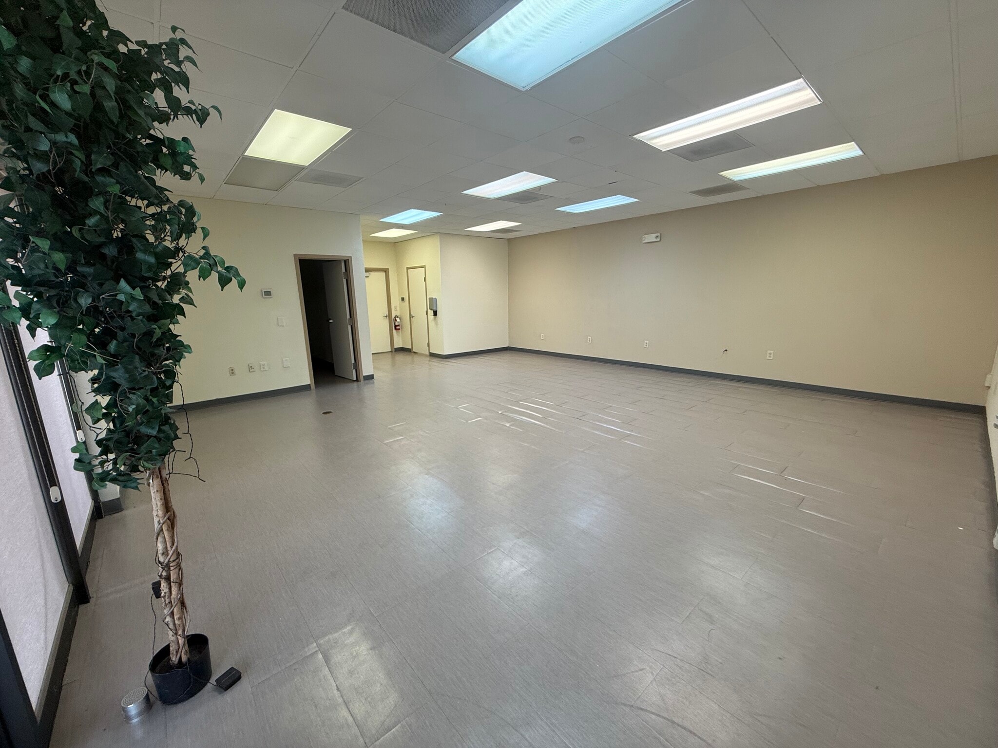 3220 W Charleston Blvd, Las Vegas, NV à louer Photo intérieure– Image 1 sur 20