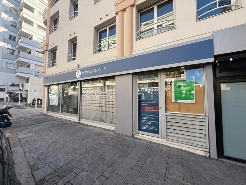 Local commercial dans Cannes à louer - Photo de l’immeuble – Image 2 sur 10