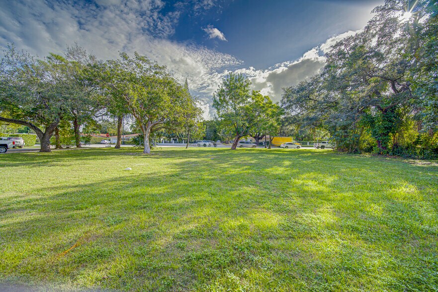 400 Fluvia Ave, Coral Gables, FL à vendre - Photo principale – Image 1 sur 2