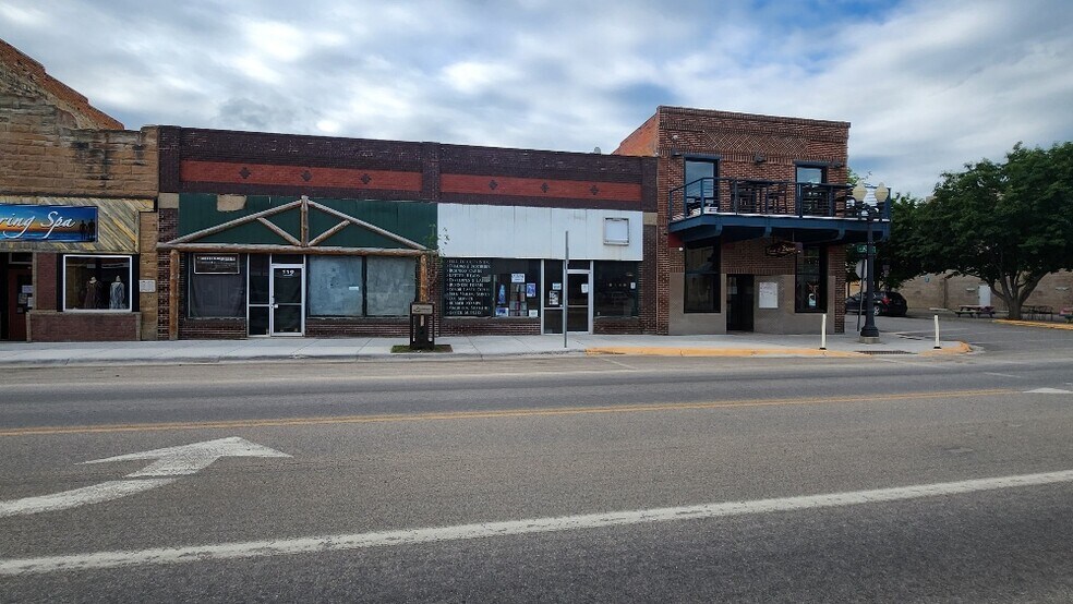 121 W Main St, Lewistown, MT à vendre - Photo principale – Image 1 sur 31