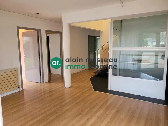 Plus de détails pour Local d'activités à louer