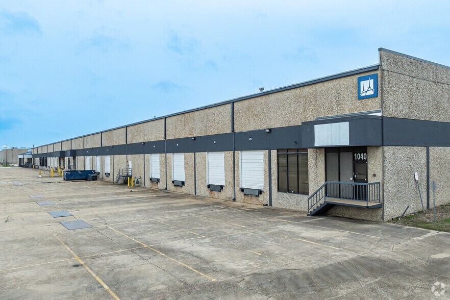 1040-1050 S State Highway 161, Grand Prairie, TX à louer - Photo de l’immeuble – Image 3 sur 12