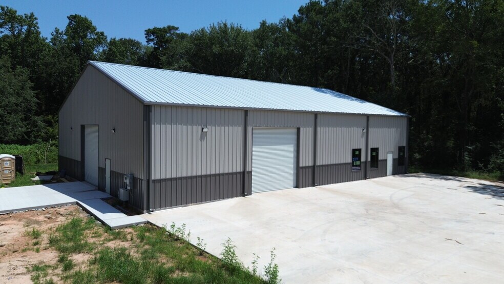 2314 Wade Cir N, Conroe, TX à vendre - Photo de l’immeuble – Image 2 sur 17