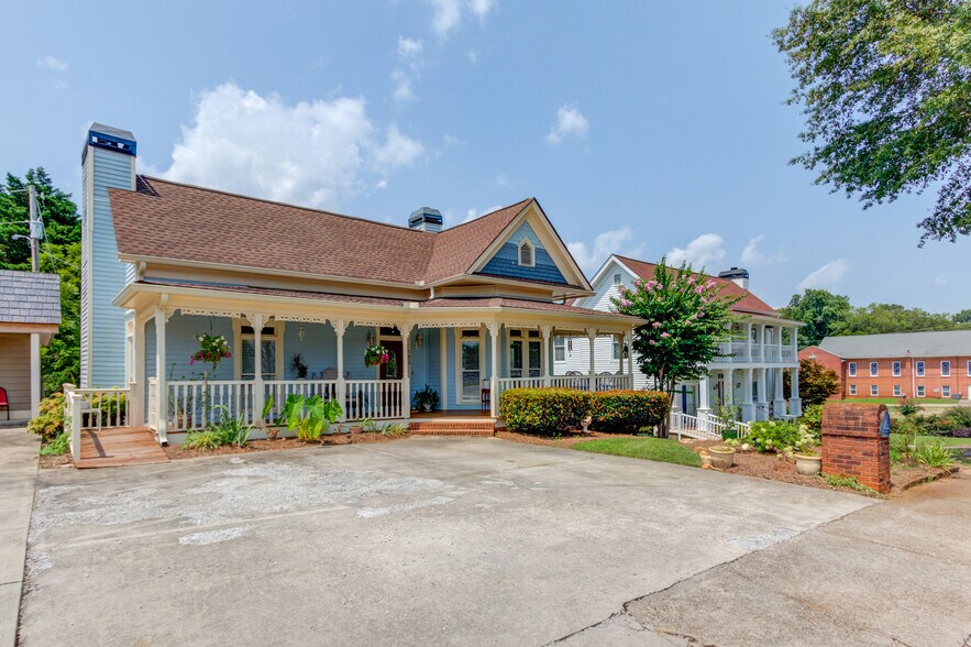 152 E Shadburn Ave, Buford, GA à vendre - Photo de l’immeuble – Image 2 sur 32