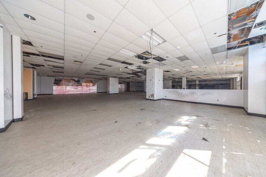 6054 Pacific Blvd, Huntington Park, CA à louer - Photo intérieure – Image 3 sur 10