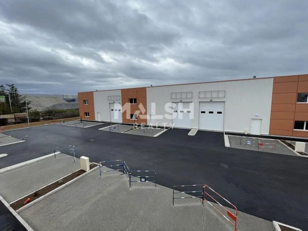 Local d’activités dans Chassieu à louer Photo de l’immeuble– Image 1 sur 16