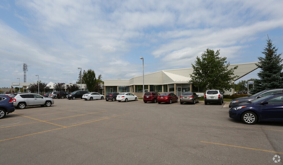 367 Woodlawn Rd W, Guelph, ON à louer - Photo principale – Image 1 sur 3