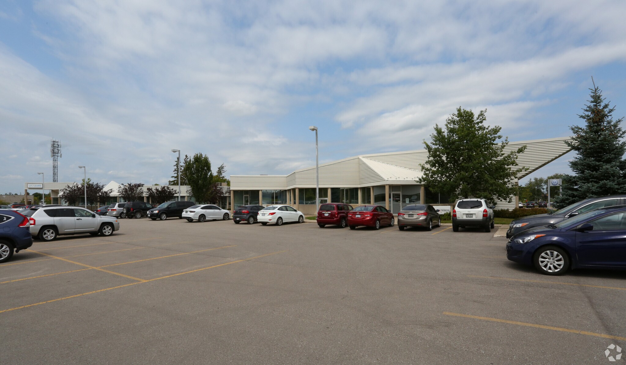 367 Woodlawn Rd W, Guelph, ON à louer Photo principale– Image 1 sur 4