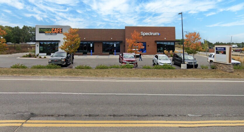 1378 Victories Ln, Petoskey, MI à louer - Photo de l’immeuble – Image 2 sur 4