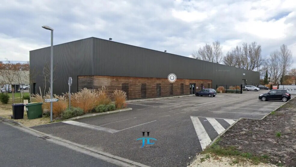 Local commercial dans Mérignac à louer - Photo de l’immeuble – Image 1 sur 9