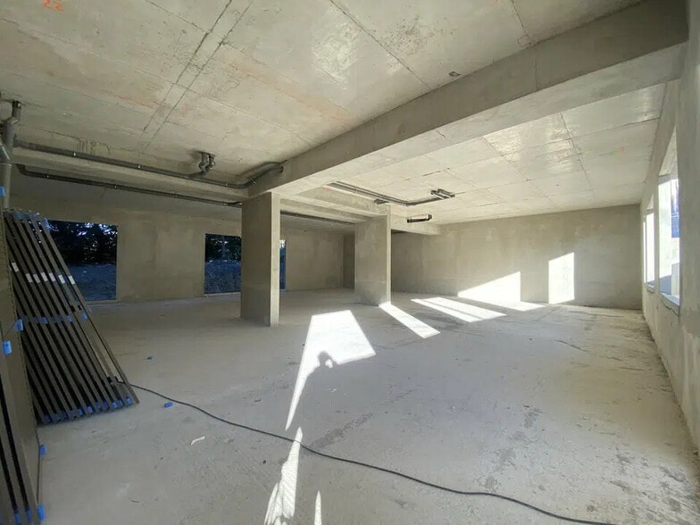 Bureau dans Cagnes-sur-Mer à vendre - Photo de l’immeuble – Image 1 sur 6
