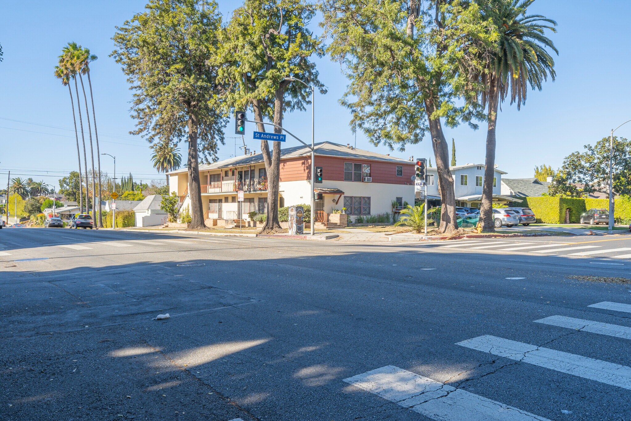 4455 W 3rd St, Los Angeles, CA à vendre Photo de l’immeuble– Image 1 sur 7