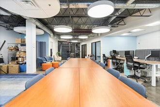 707 W Vickery Blvd, Fort Worth, TX à louer Photo de l’immeuble– Image 1 sur 6