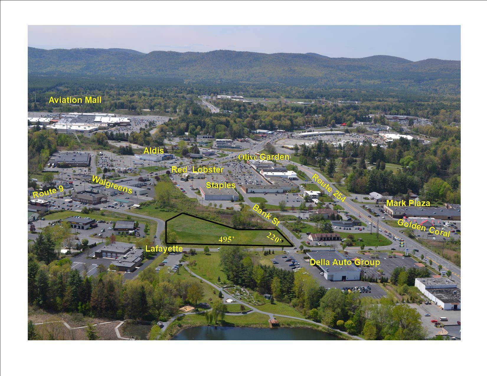 22 Lafayette St, Queensbury, NY à vendre Photo de l’immeuble– Image 1 sur 2