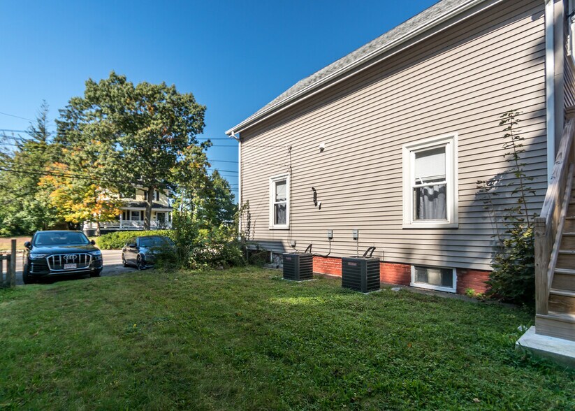 226 S Main St, Attleboro, MA à vendre - Photo de l’immeuble – Image 3 sur 19