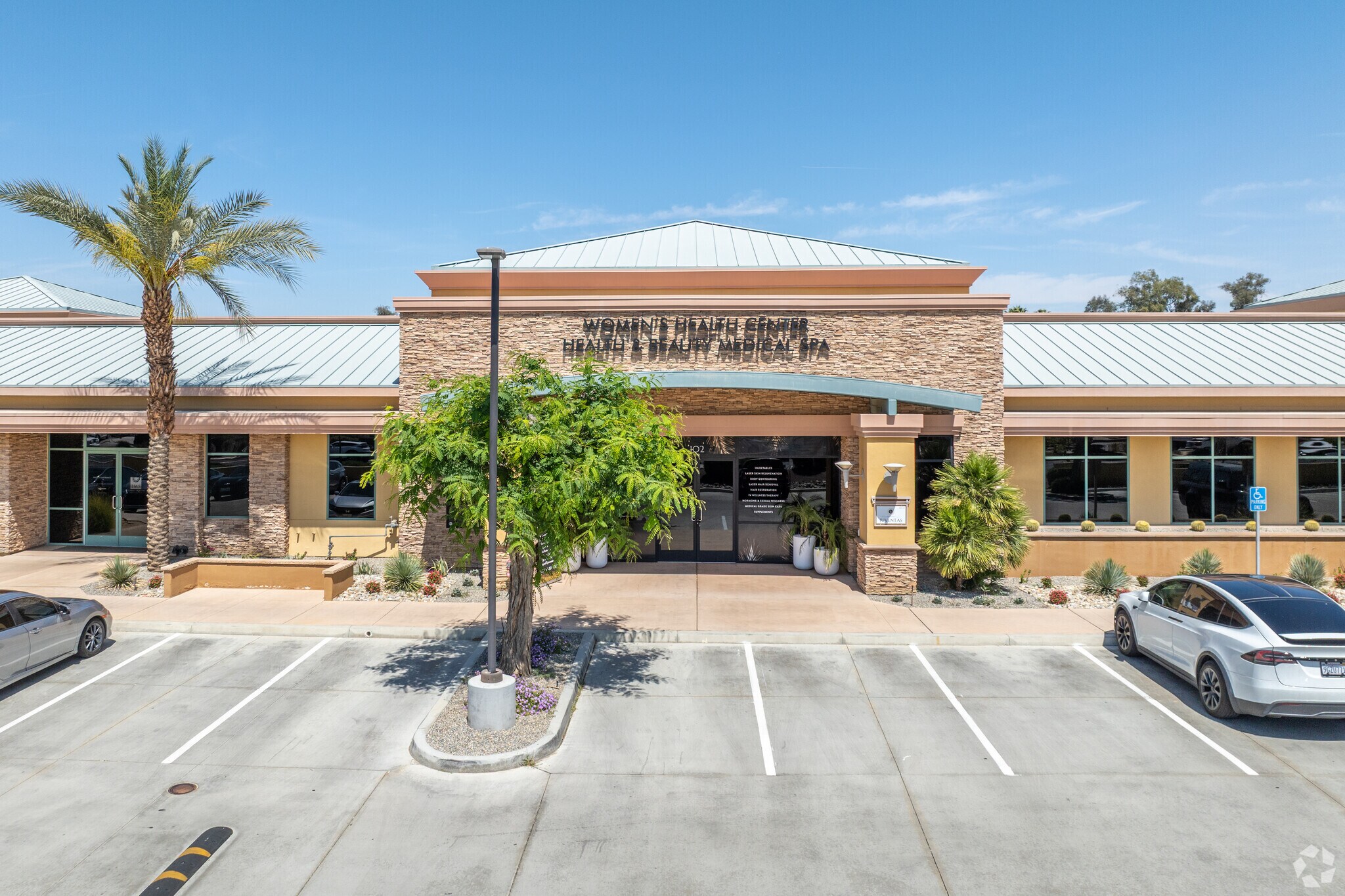 72780 Country Club Dr, Rancho Mirage, CA à louer Photo principale– Image 1 sur 26