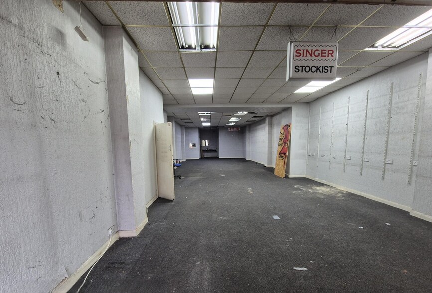 40 High St, Hounslow à louer - Photo de l’immeuble – Image 2 sur 4