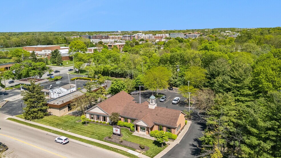 48 Corbins Mill Dr, Dublin, OH à louer - Photo de l’immeuble – Image 2 sur 8