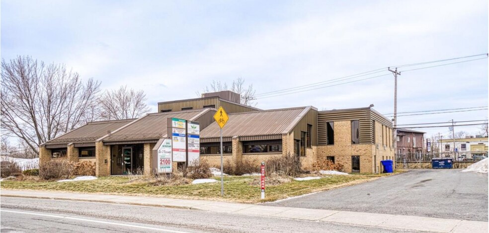 2100 Boul René-Gaultier, Varennes, QC à vendre - Photo de l’immeuble – Image 1 sur 9