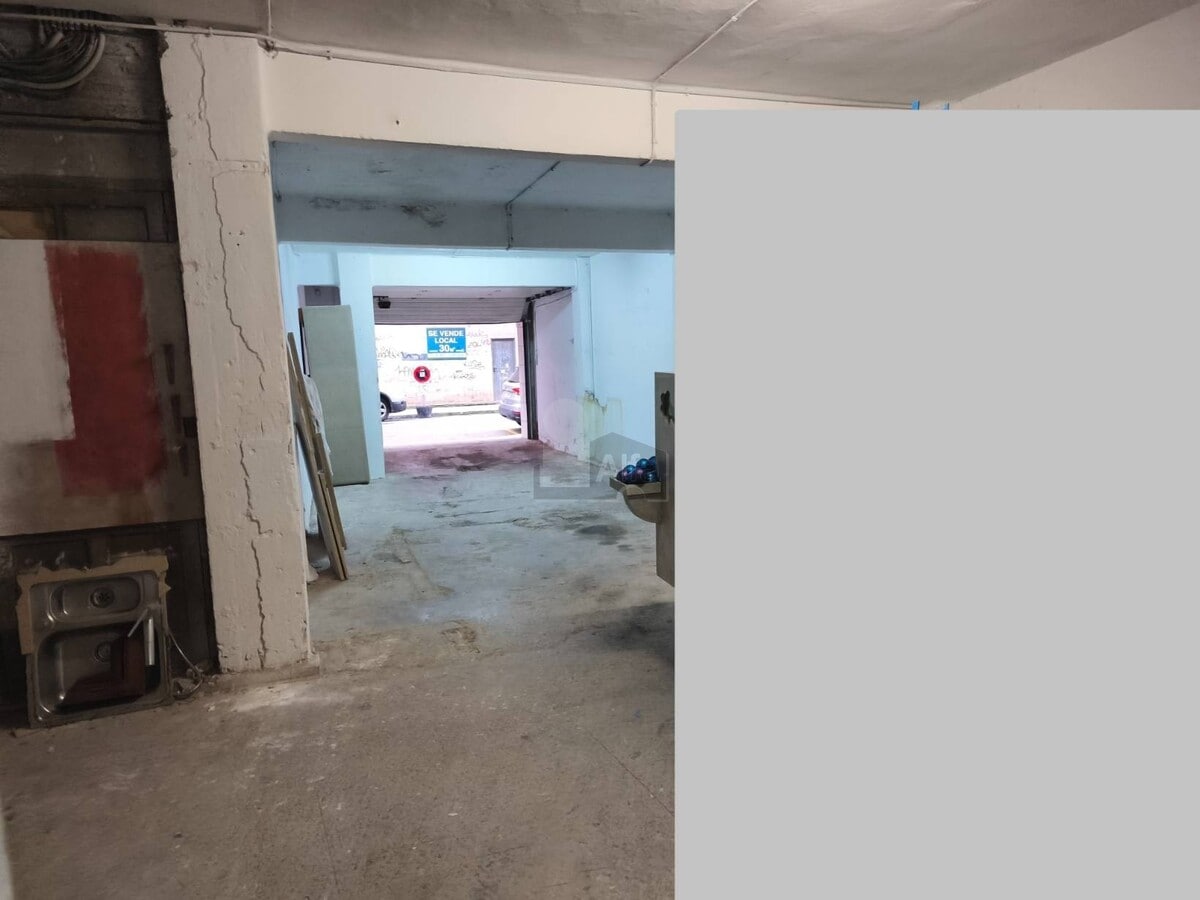 Santander, CNT 39010 - Lot 01 - - Photo intérieure - Image 2 of 9
