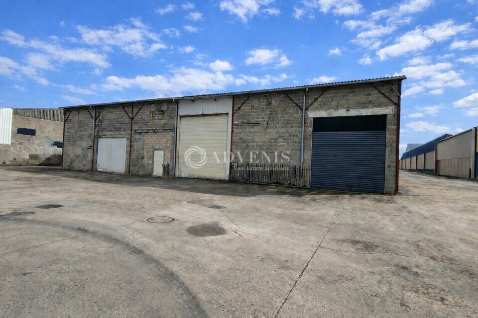 Local d'activités dans Chécy à vendre Photo de l’immeuble– Image 1 sur 6