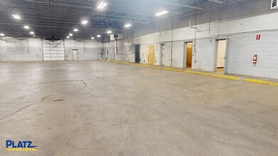 330 N Meridian Rd, Youngstown, OH à louer Photo intérieure– Image 2 sur 4
