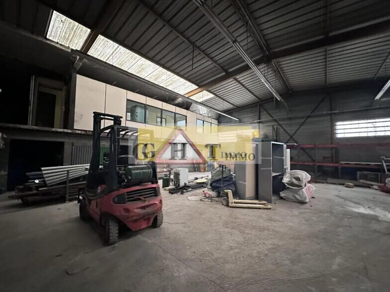 Industriel/Logistique dans Le Thillay à louer - Photo de l’immeuble – Image 3 sur 5