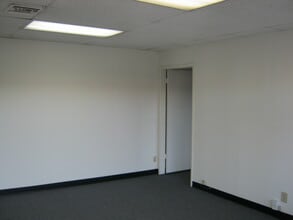 1580 E Edinger Ave, Santa Ana, CA à louer Photo intérieure– Image 2 sur 6