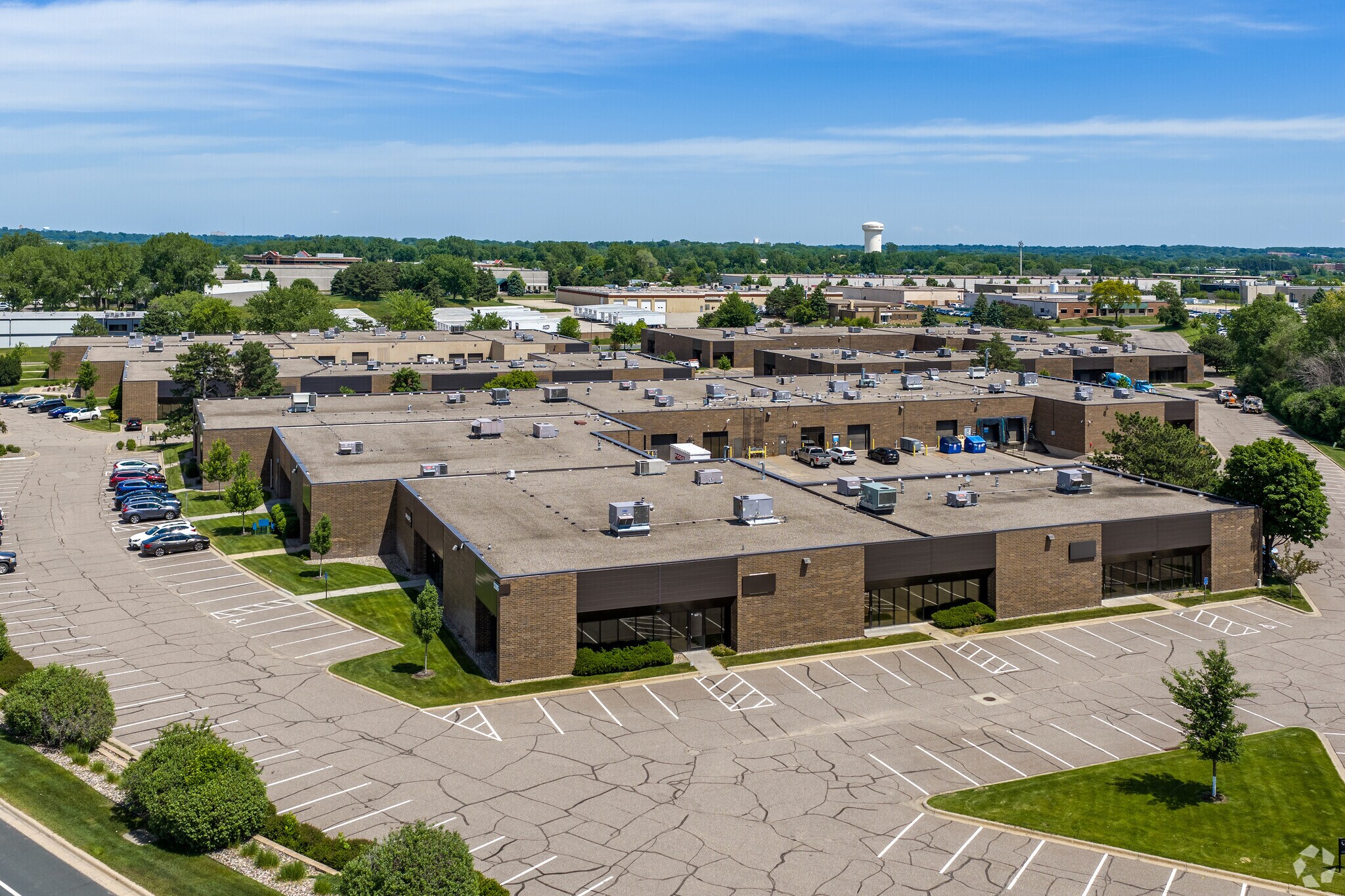 1301 Corporate Center Dr, Eagan, MN à louer Photo de l’immeuble– Image 1 sur 15