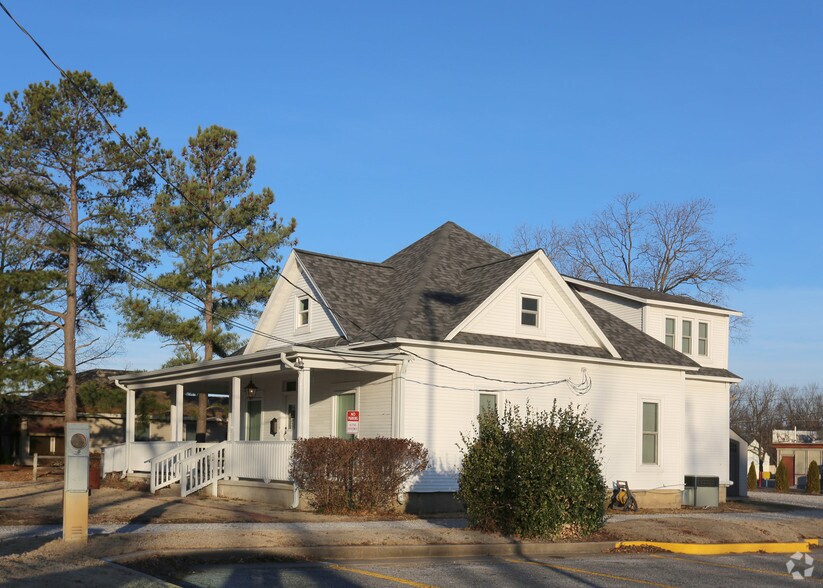 1103 W Elm St, Rogers, AR à louer - Photo de l’immeuble – Image 3 sur 3